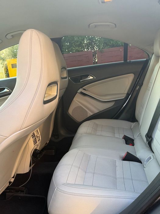 Mercedes-Benz CLA 200 unic proprietar