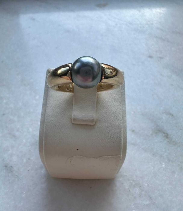 Inel Cartier La Perla din aur, decorat cu perlă Tahiti