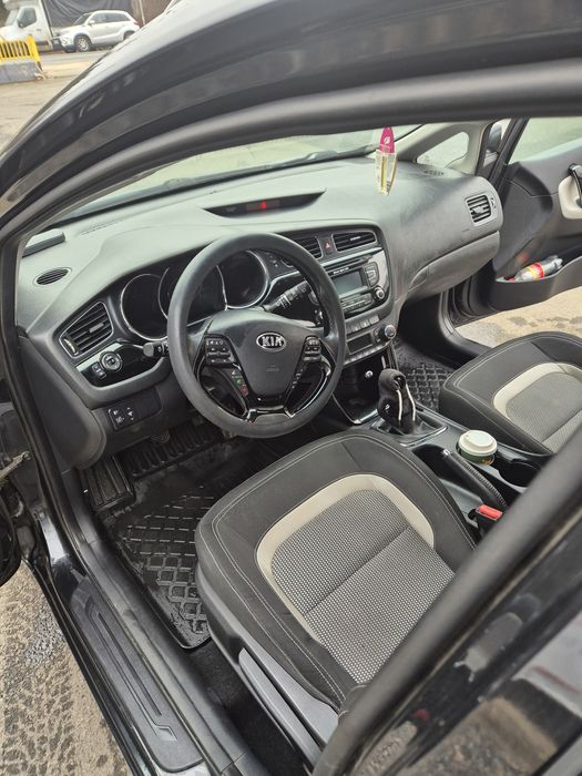 Vând kia ceed 1.6 crdi 2013