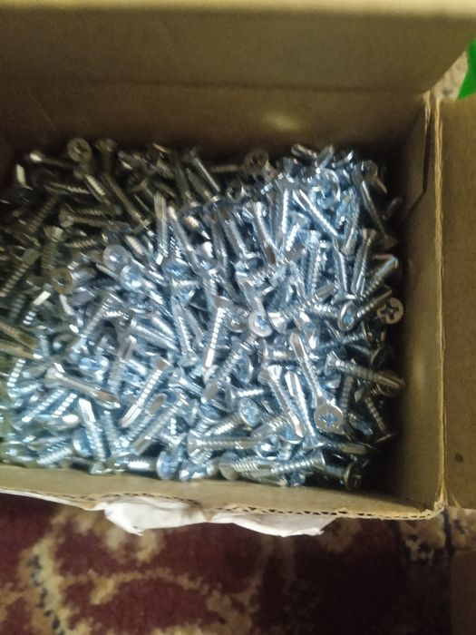 Шурупы по дереву и металлу