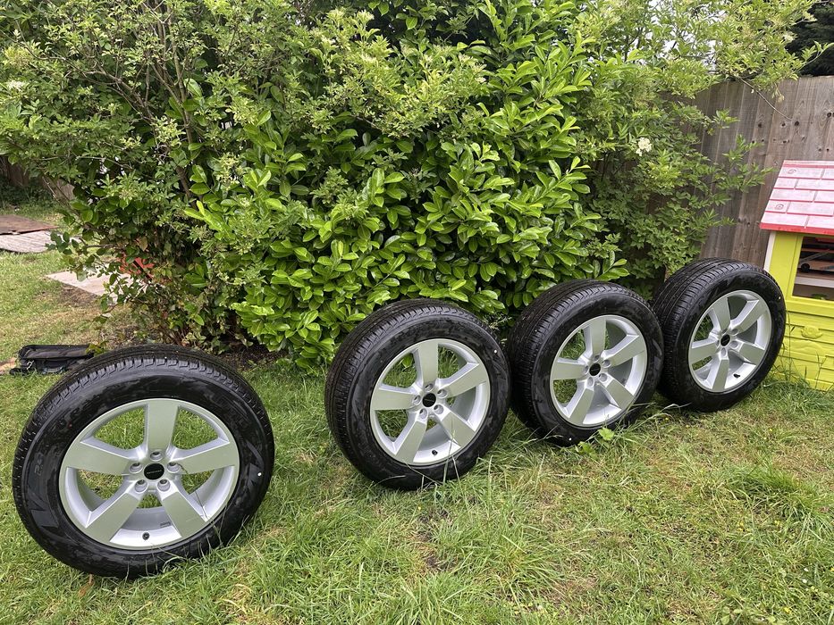 Set 4 Jante noi  Originale Land Rover Defender 20" Style 5098 Silver + Anvelope Noi Pirelli 255/60 R20