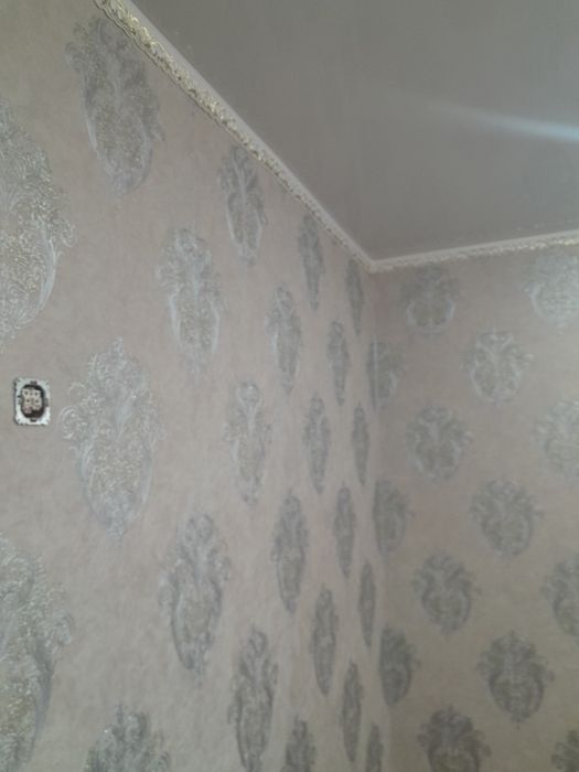 Поклейка обоев ,вытягивания стен