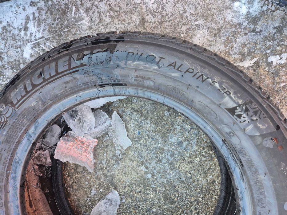 2 Anvelope de IARNA - 225/60/18 - Michelin CA UNELE NOI DOT 2023 RFT