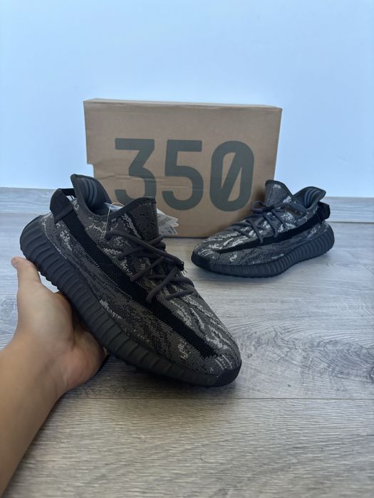 Yeezy Boost 350 V2