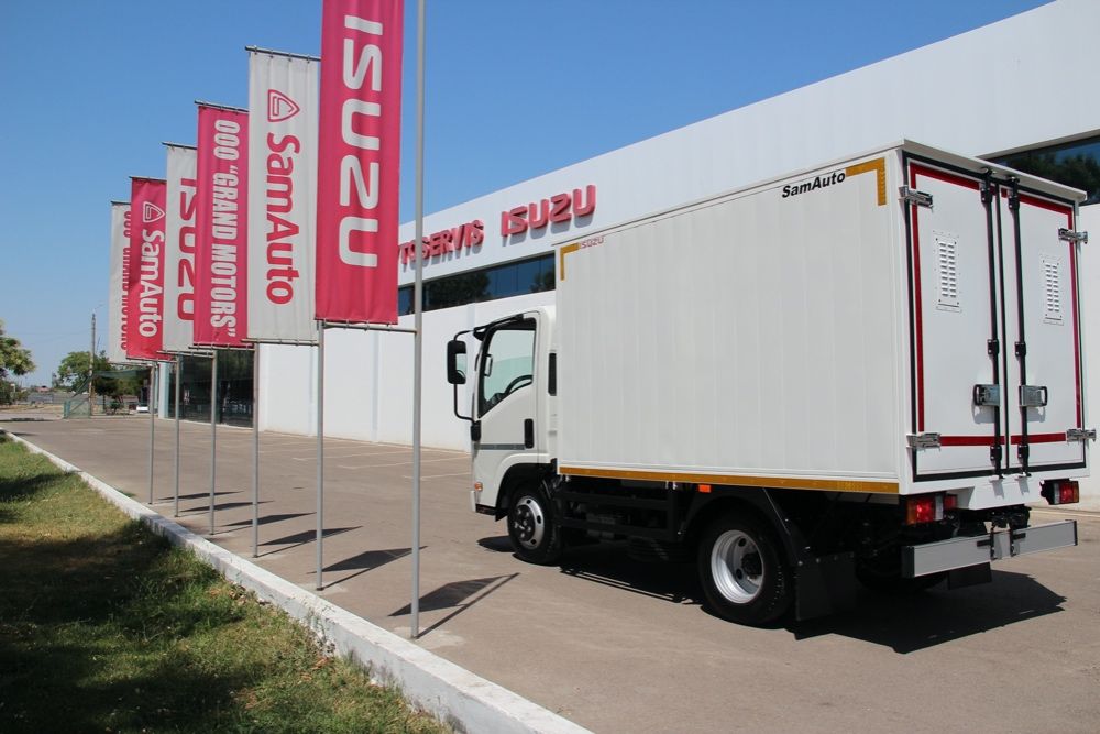 Автофургон 2тонны Isuzu NMR 77H Grand Motors