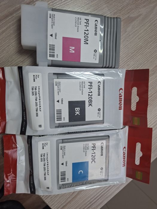 Продам картриджи Canon для плотера
