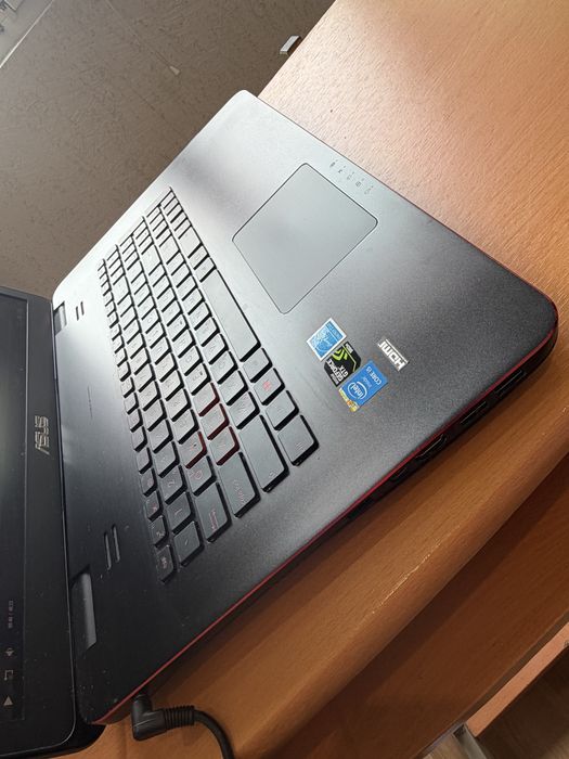 Геймърски ASUS ROG с 2TB