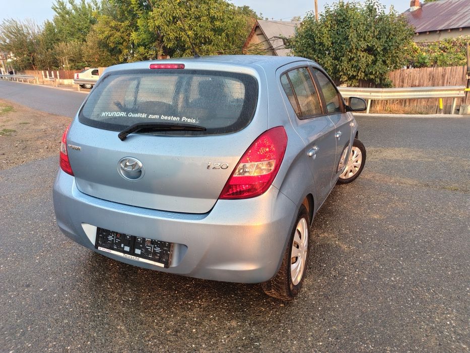Vând Hyundai i20