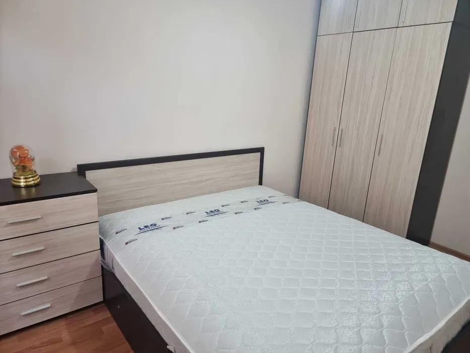 Тристаен апартамент в района на Център!