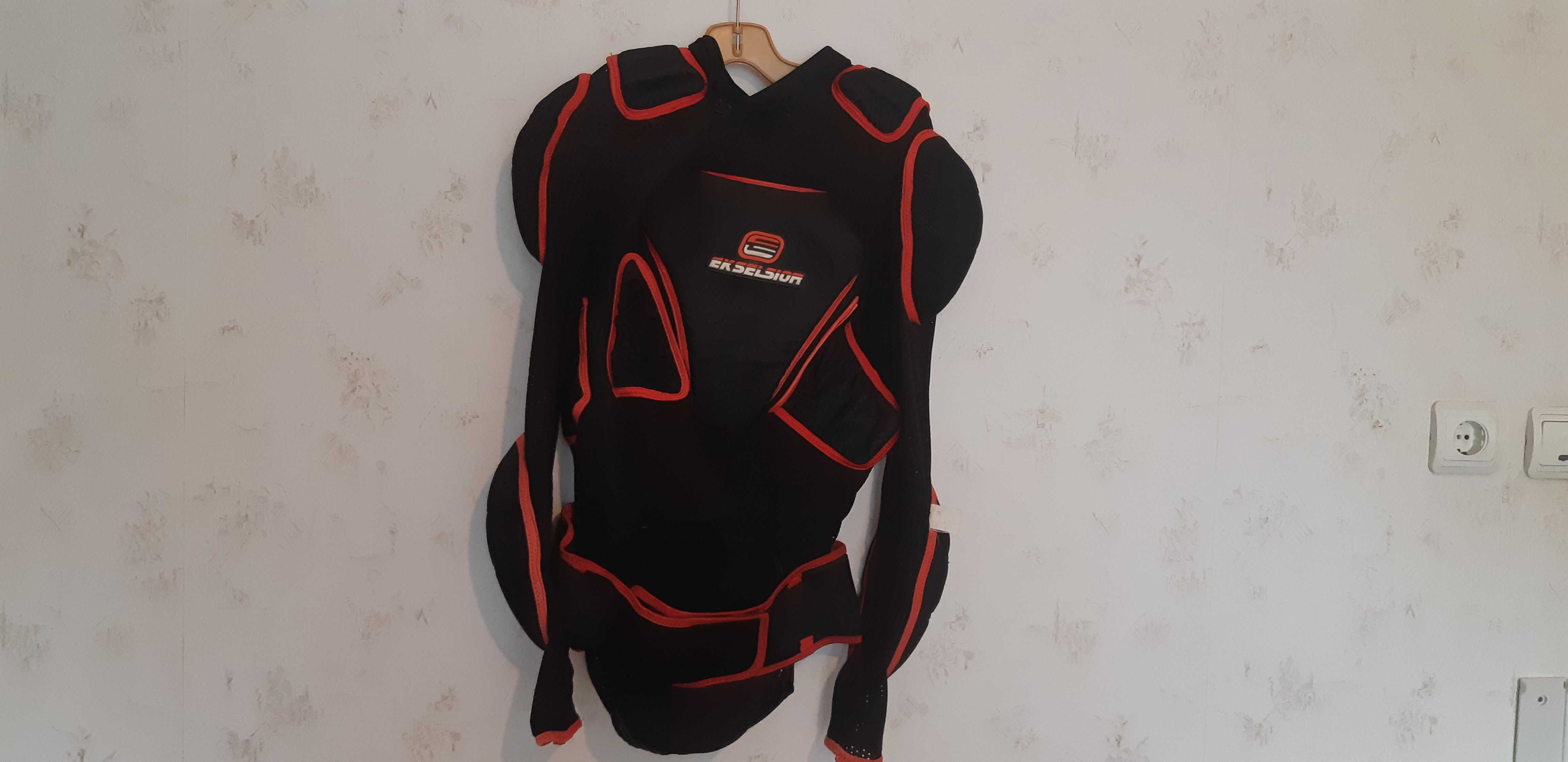 Екипировка за мотокрос - каска, бридж гр. Хисаря • OLX.bg