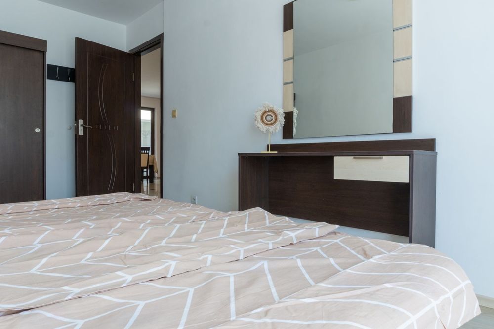 Дава се под наем Тристаен апартамент в Поморие - 100 кв.м за 612 € - Снимка #13