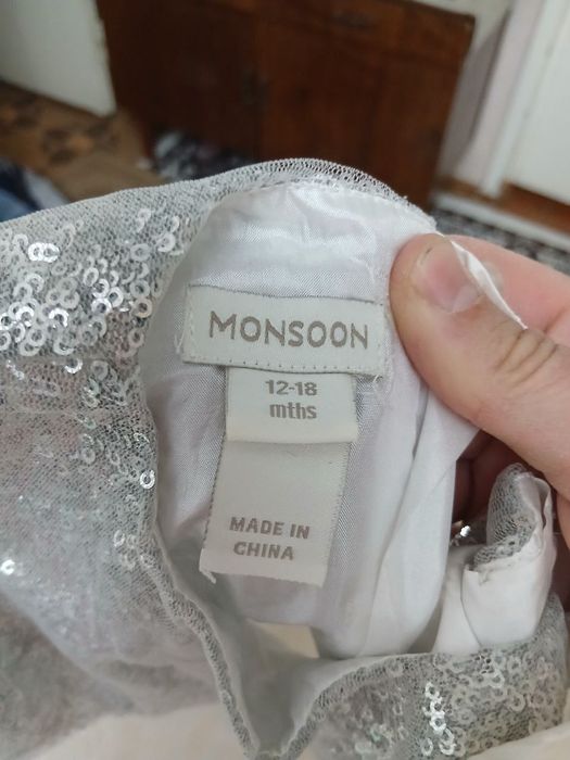 Продаются нарядные платья