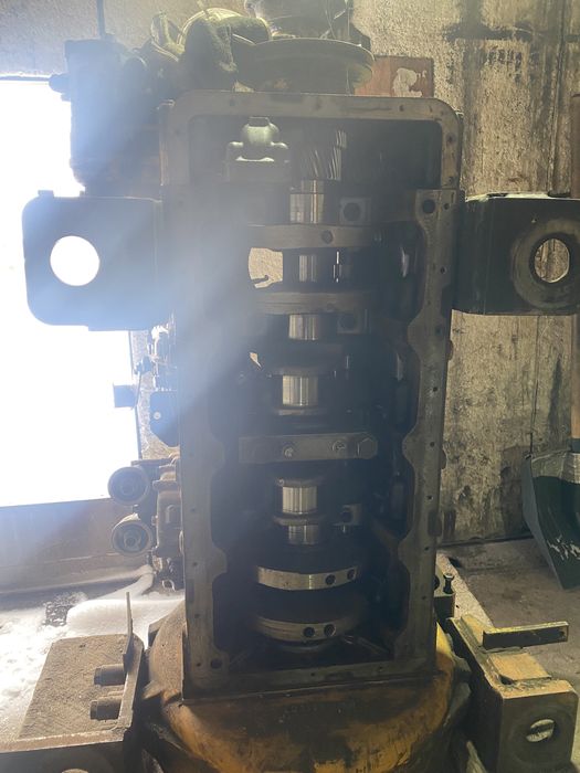 Liebherr d904 двигатель насос