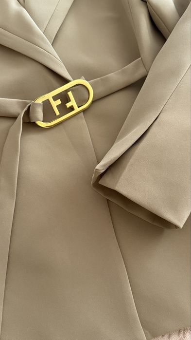 Пиджак приталенный