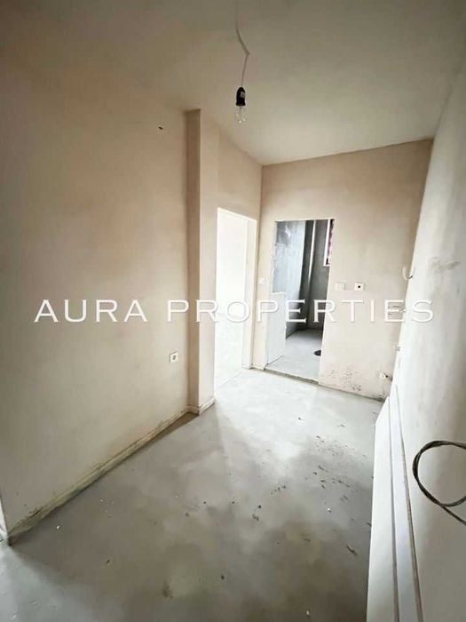 Продава се Двустаен апартамент в Разград, Център - 70 кв.м за 1203 €/кв.м - Снимка #3