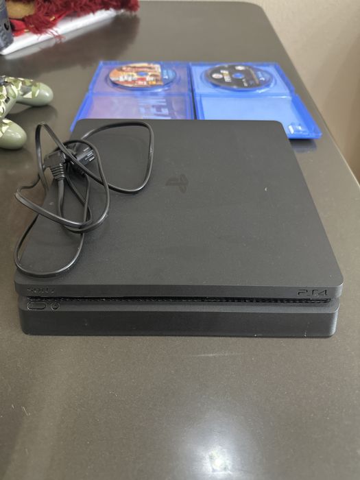 PS4 2020,2 геймпада,2игры