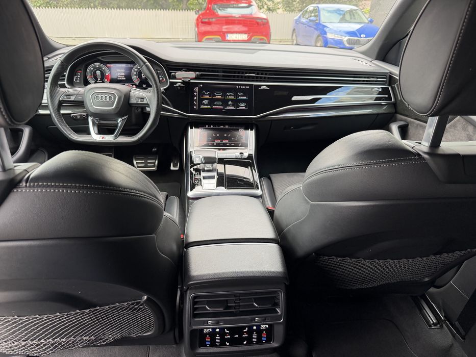 Vand Audi Q8 2021 —Mild hibrid 3.0-164 mii km luata de noua reprezentanta Bacau!