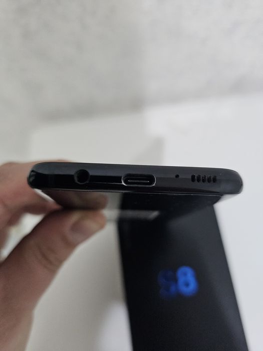 Продам самсунг galaxy s8