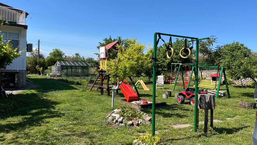 Нощувки в къща за гости "Кристофър" с. Българево.
