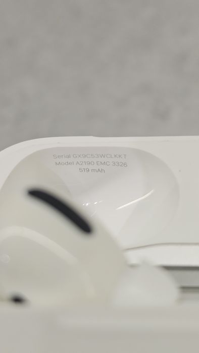 Оригинални Apple AirPods Pro 1 – пълен комплект + калъф