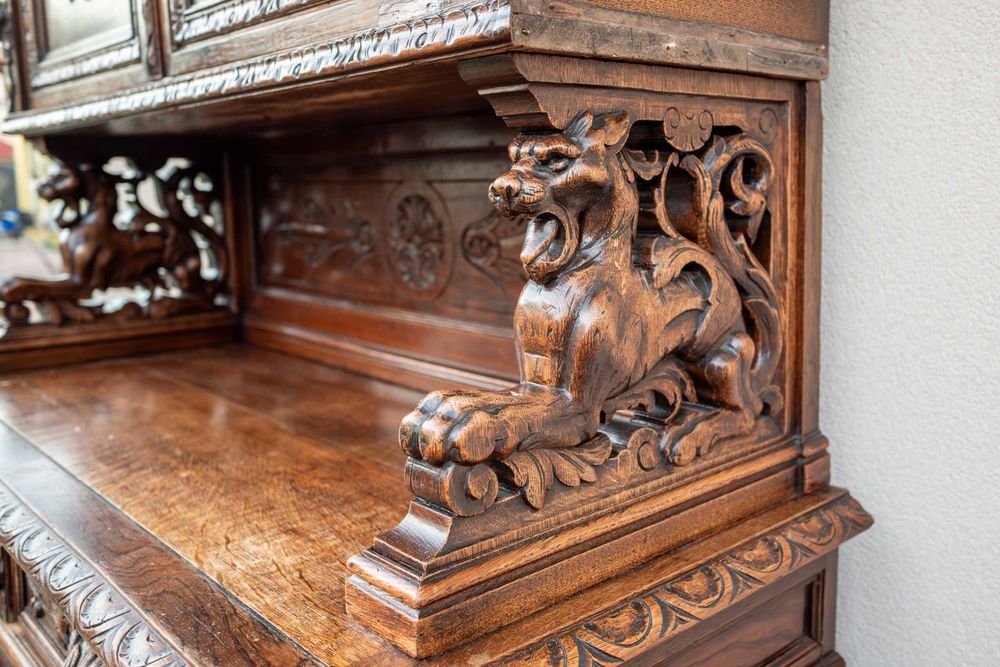 Mobilier sec. XIX cu scene de vânătoare