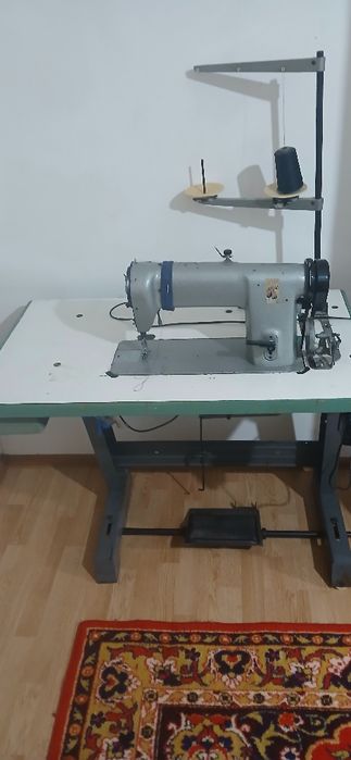 Продаётся промышленная швейня машинка