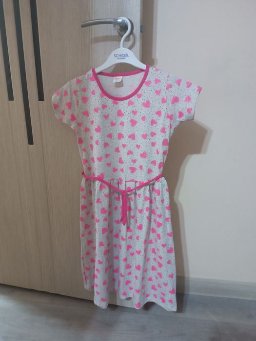 Продам платья на девочку