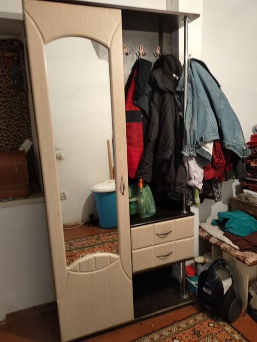 Прихожи с зеркалом