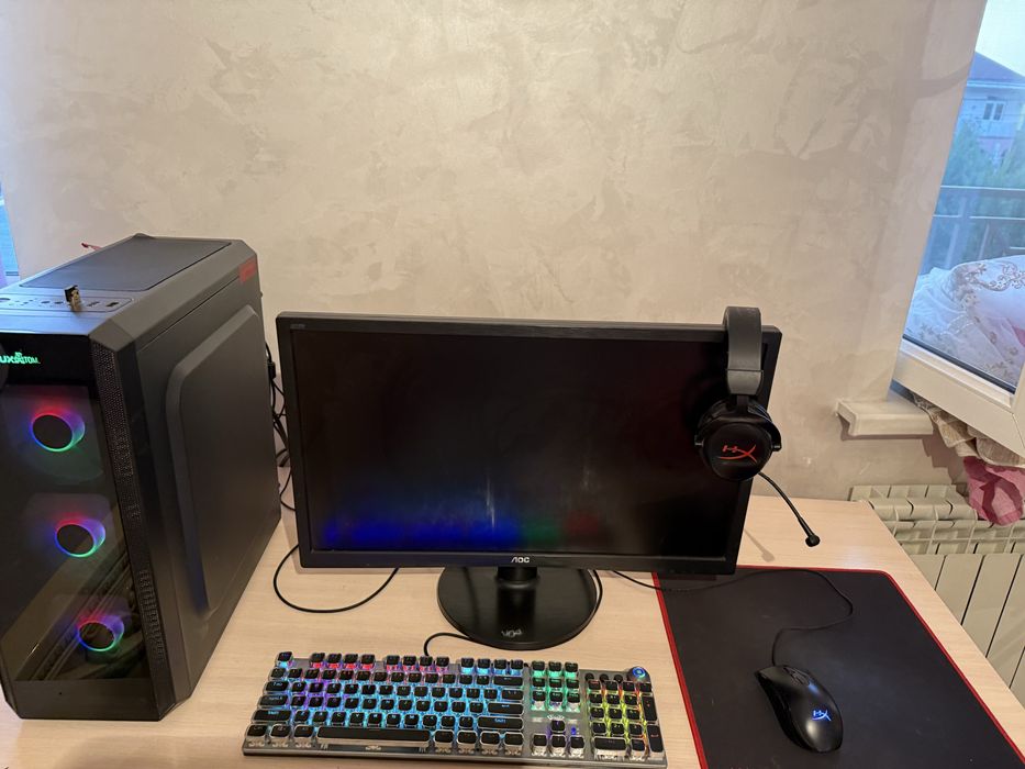 Полный комплект игровое вместе с столом