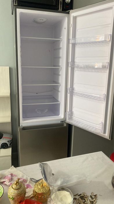 Продам холодильник новый