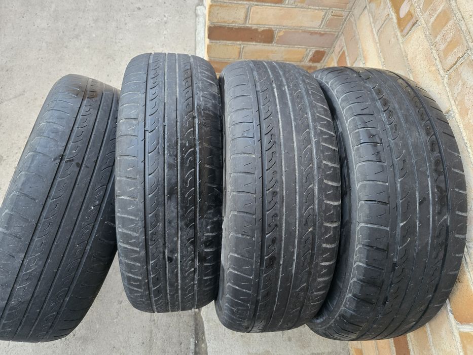 Продам шины 215 на 65 R 16