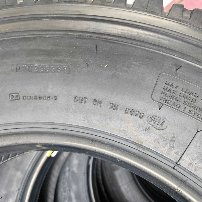 2 броя Тежкотоварни гуми 10R22.5 Pirelli TH25 144/142M M+S