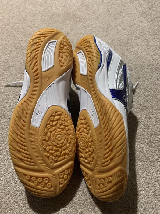 Vand adidasi de tenis de masa mizuno