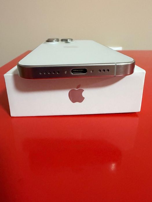 Iphone 15 pro withe 128 Gb