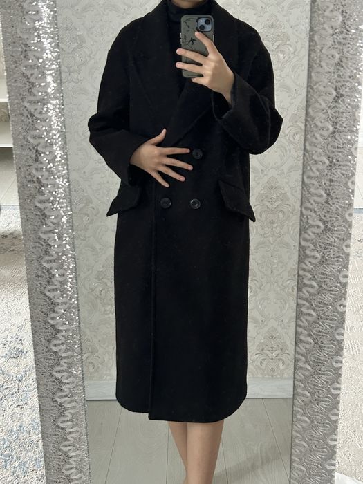 Тренч и черное пальто