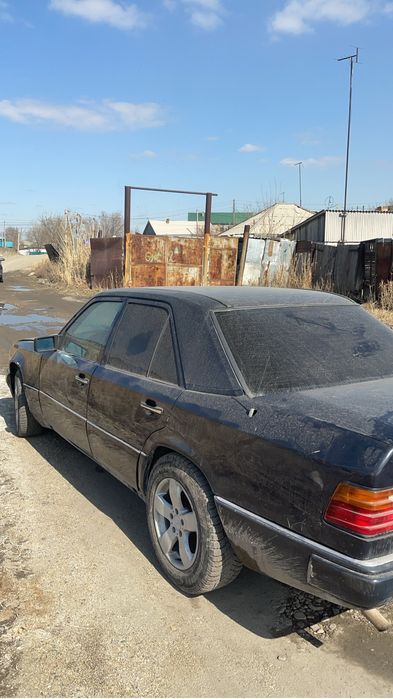 Мерседес 124 2.3