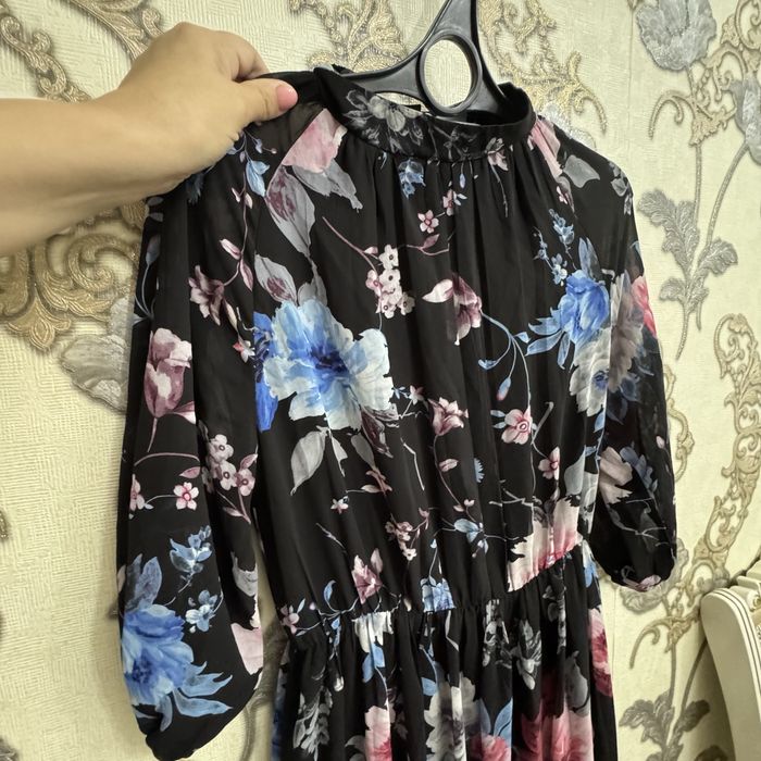 Продам женские платья