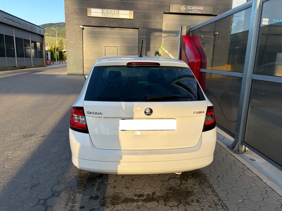 SKODA Fabia 2015 — imagine 3