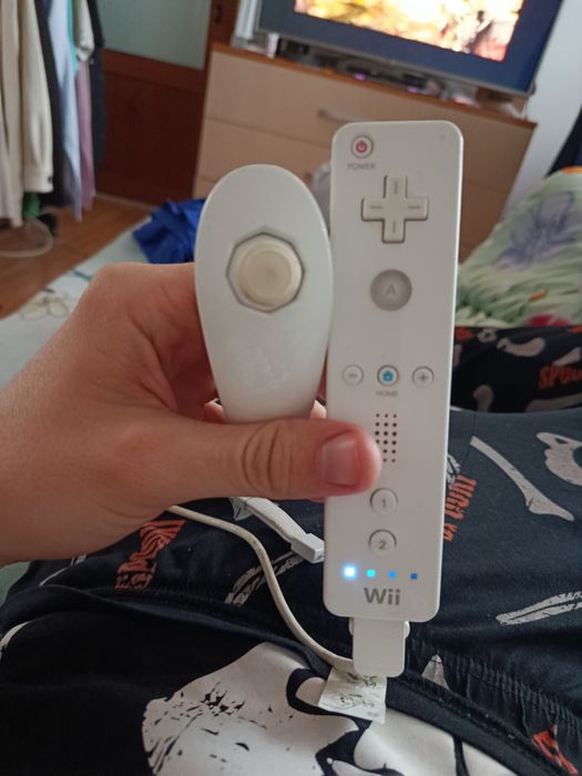 Nintendo Wii Alb Modat RVL-001 + Card 32GB cu Jocuri + Accesorii