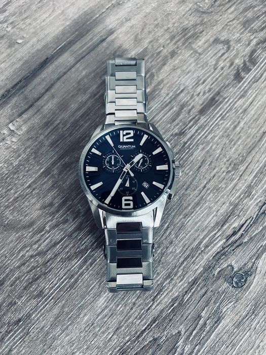 Стильные часы Quantum продам