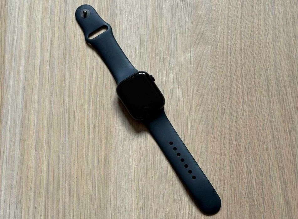 Apple Watch 8 : 45 MM; Black