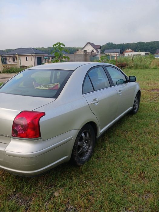 Vând Toyota Avensis 2004