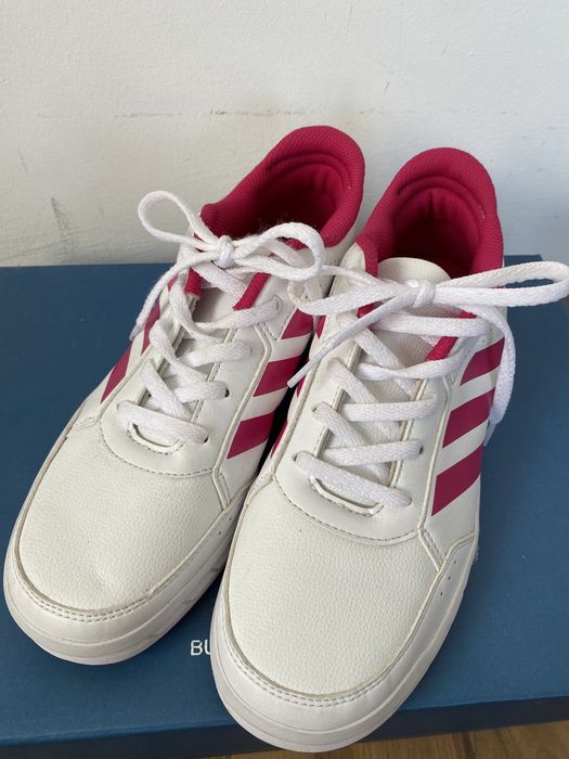 Papuci adidas , noi