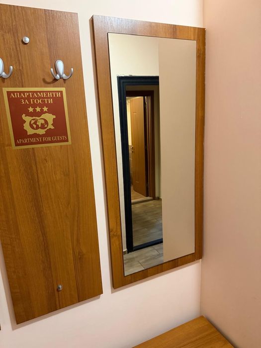 Шкаф за обувки, плоскости със закачалки и огледало