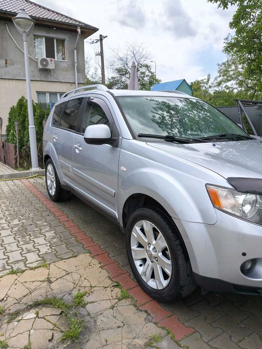 Se vinde Mitsubishi Outlander 2008 2.2 motorina