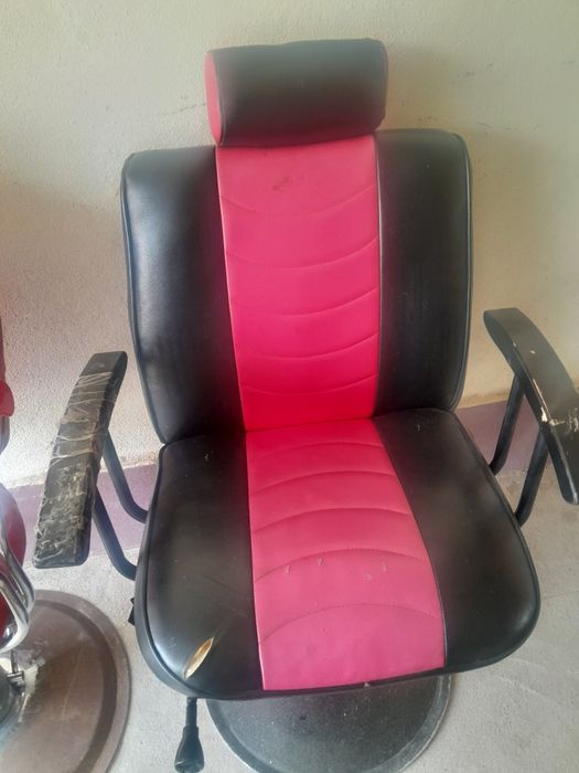 Салон кресло сотилади