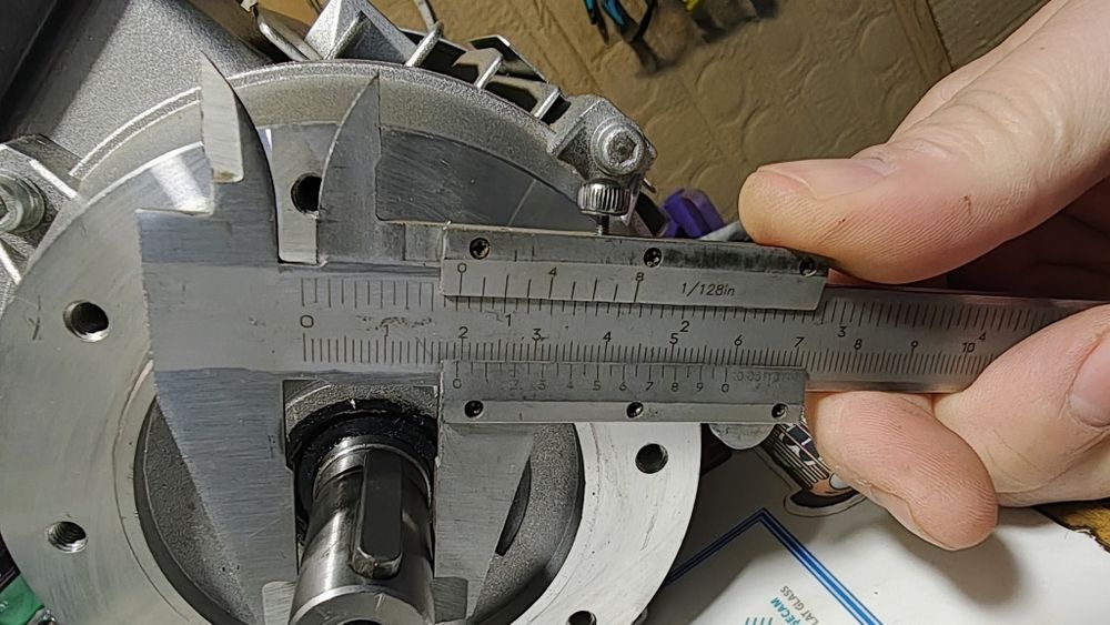 Продавам ел.мотор за редуктор за шнек за котел