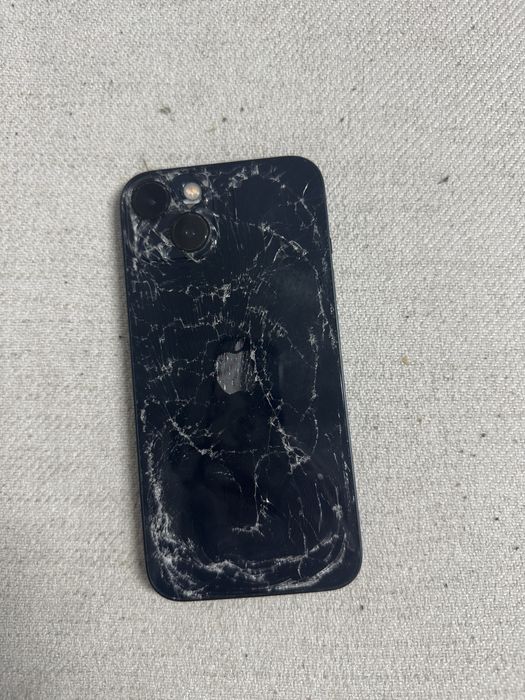 VAND iPhone 13 – FUNCȚIONAL – pentru reparație / piese