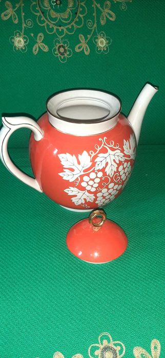 Чайник 3 литра фарфор.