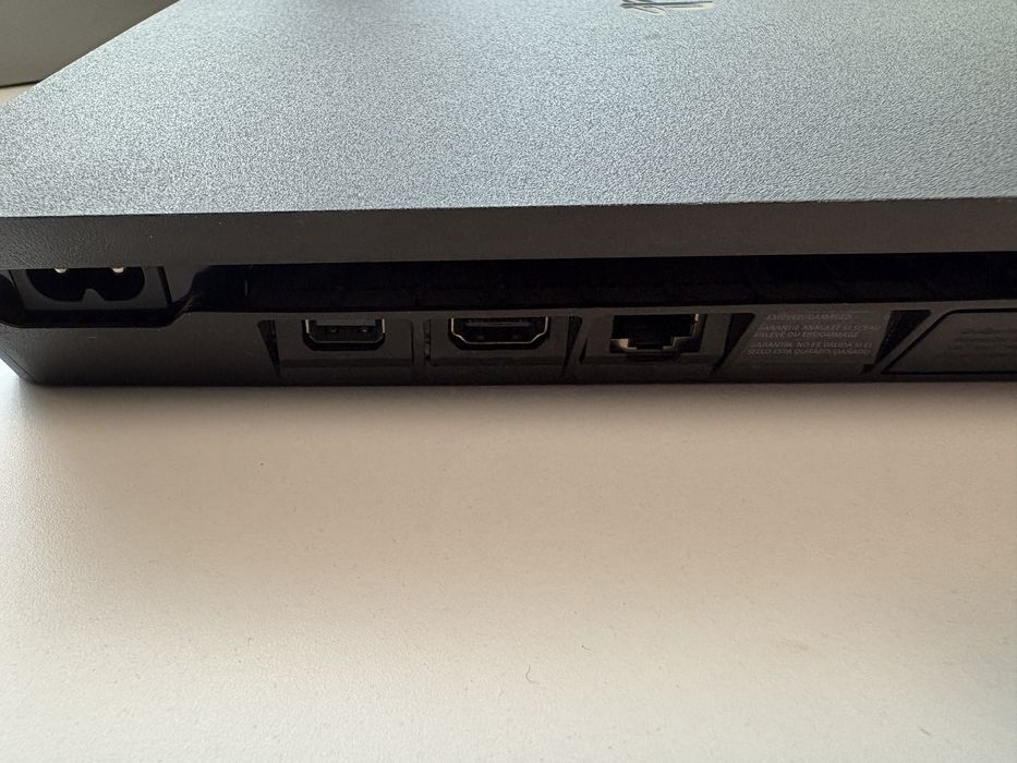 PlayStation 4 + 2 Контролера + Игра